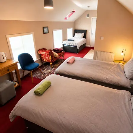 2 Main St Apartment